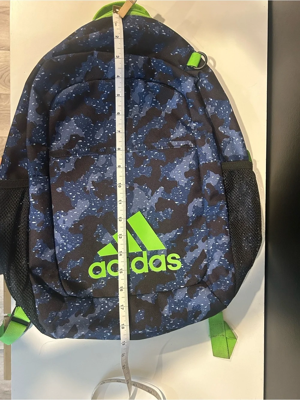 adidas features eye